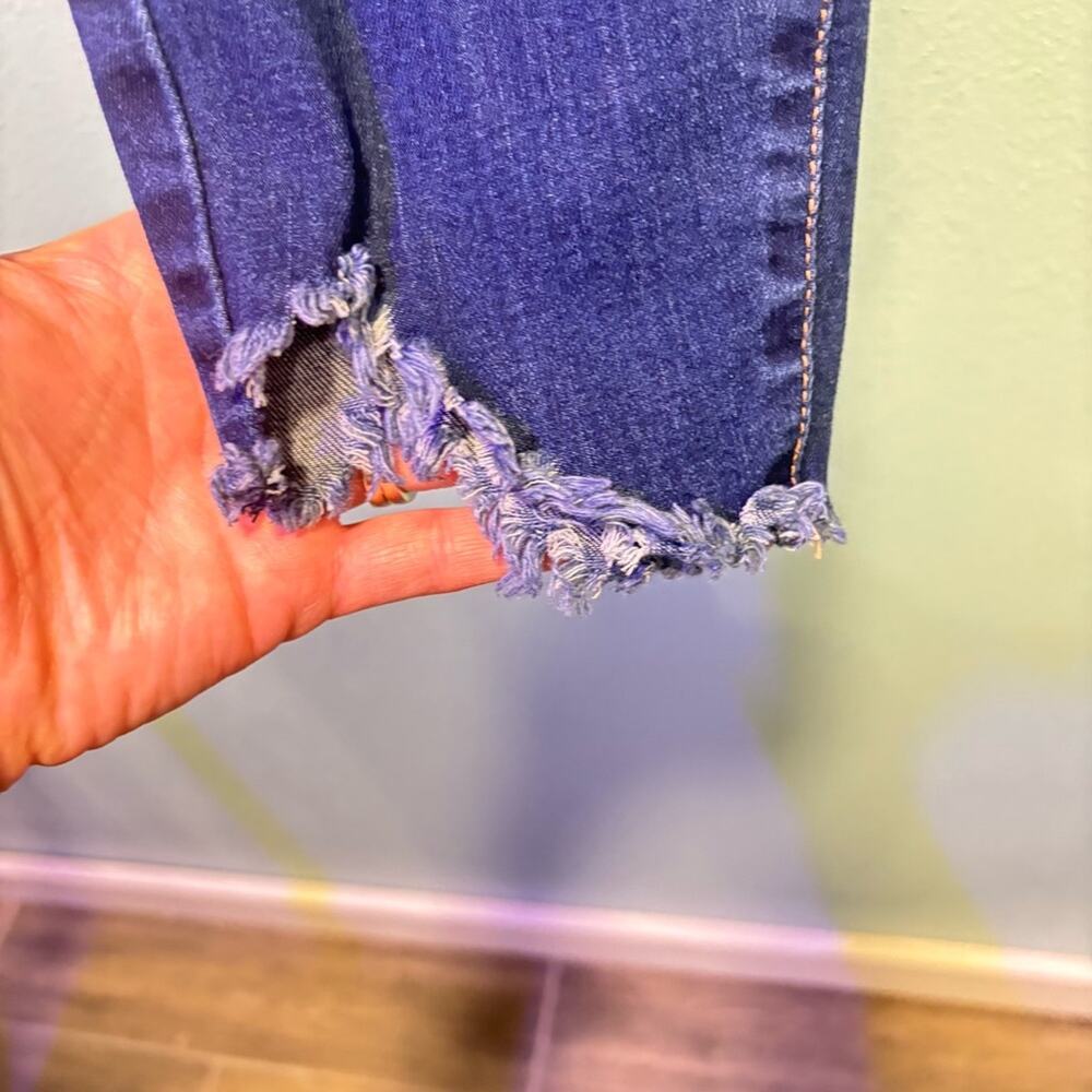 KanCan Dark Blue Cropped Skinny Jeans Raw Hem Size 7/27 - Picture 2 of 10